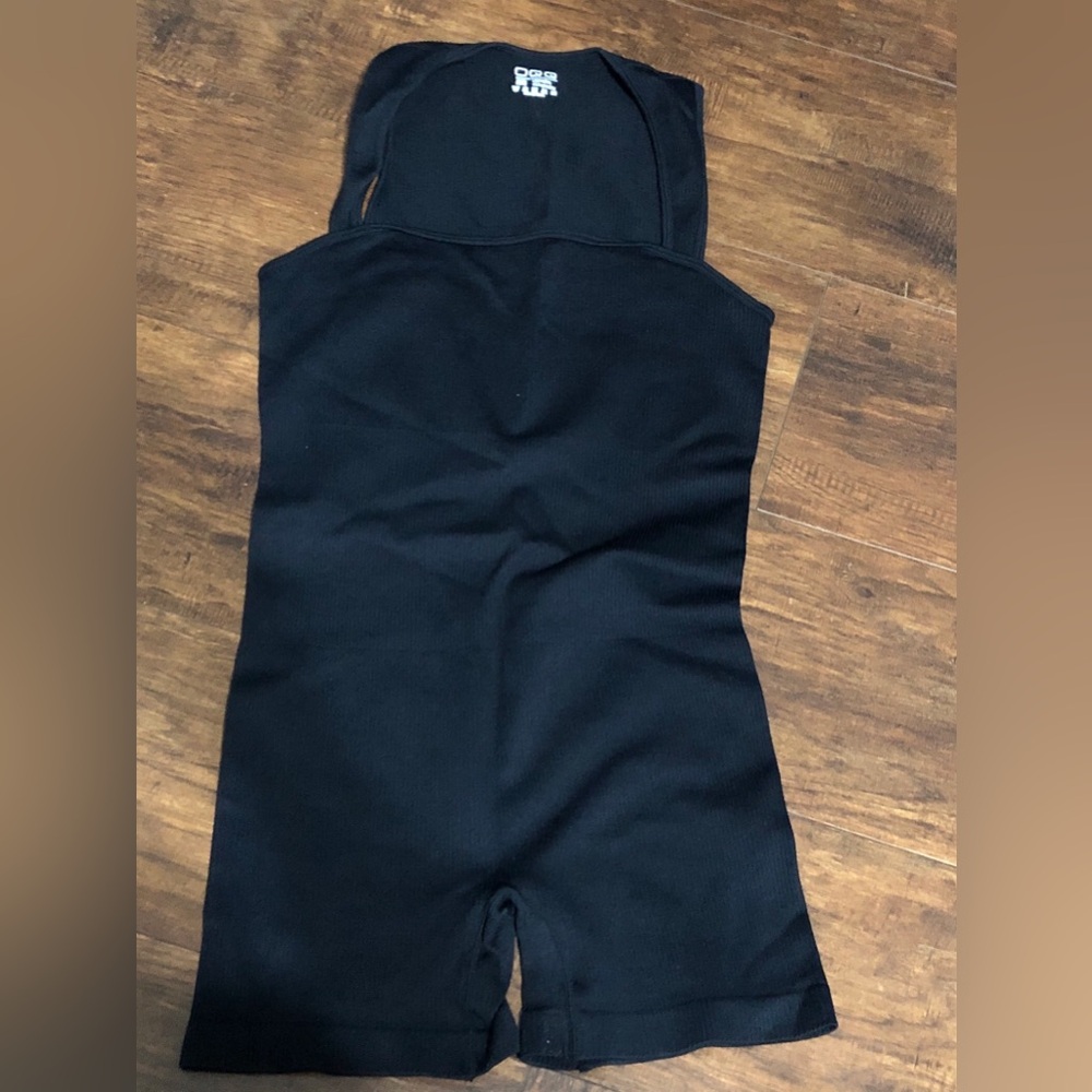 OQQ Black Ribbed romper